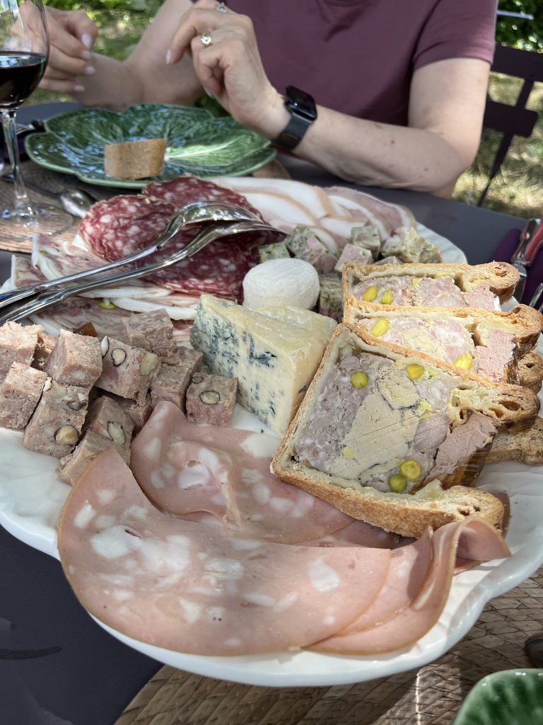 Picnic lunch during Beaujolais tour near Lyon FR
