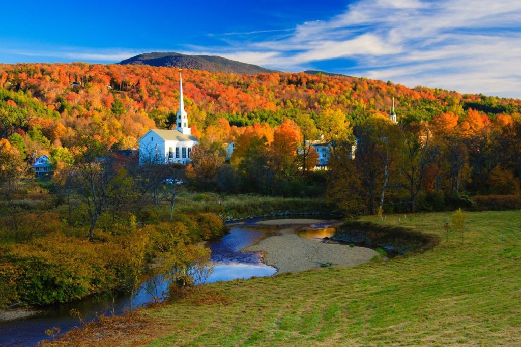 Stowe Vt (credit GOSTOWE.com)