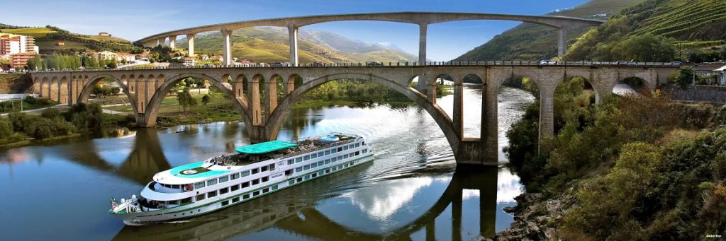 CroisiEurope Vasco De Gama on Duoro River in Portugal