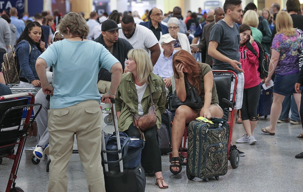 Airlines under pressure to seat families together