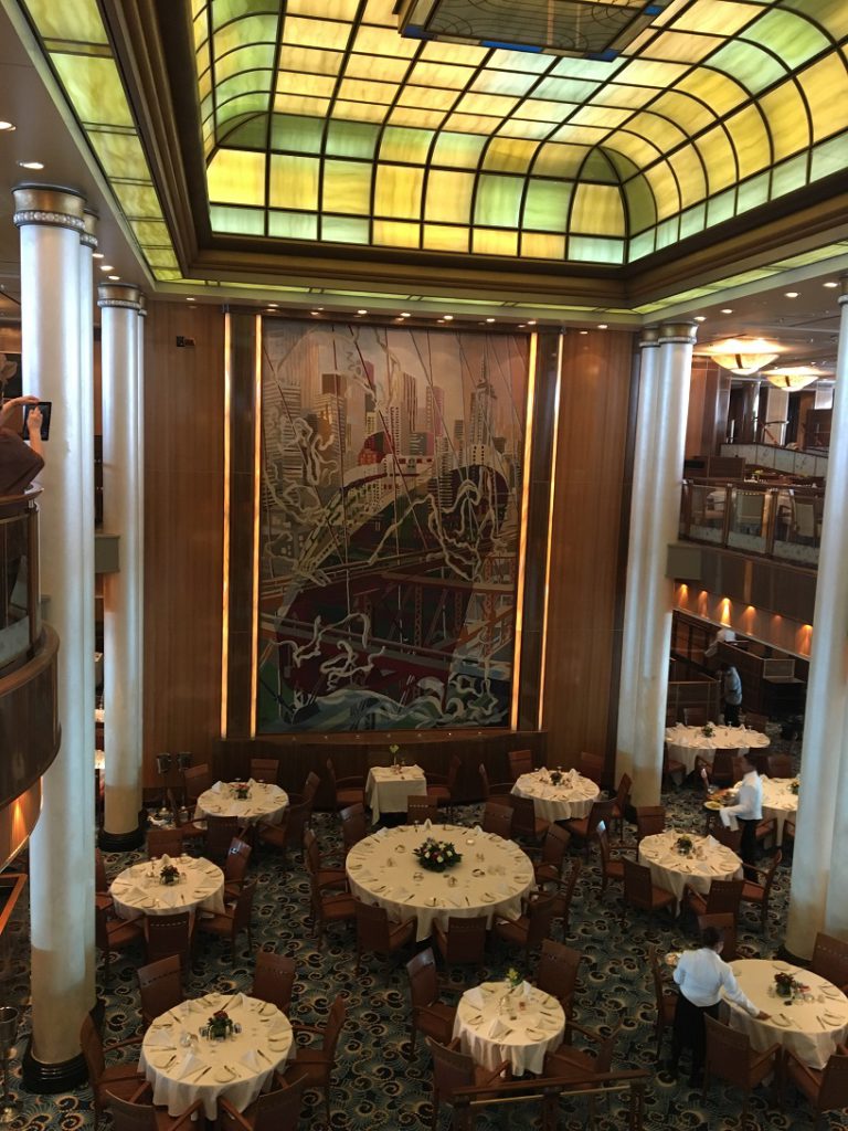 Gourmet food, formal dining on Queen Mary 2