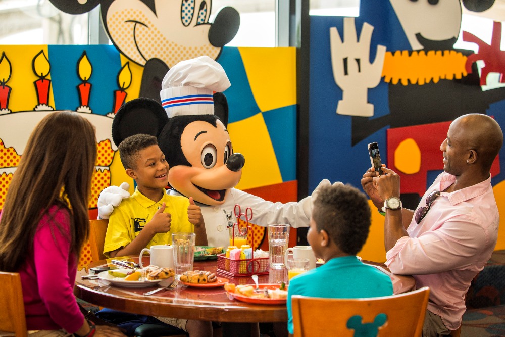 Character dining a big draw at Walt Disney World