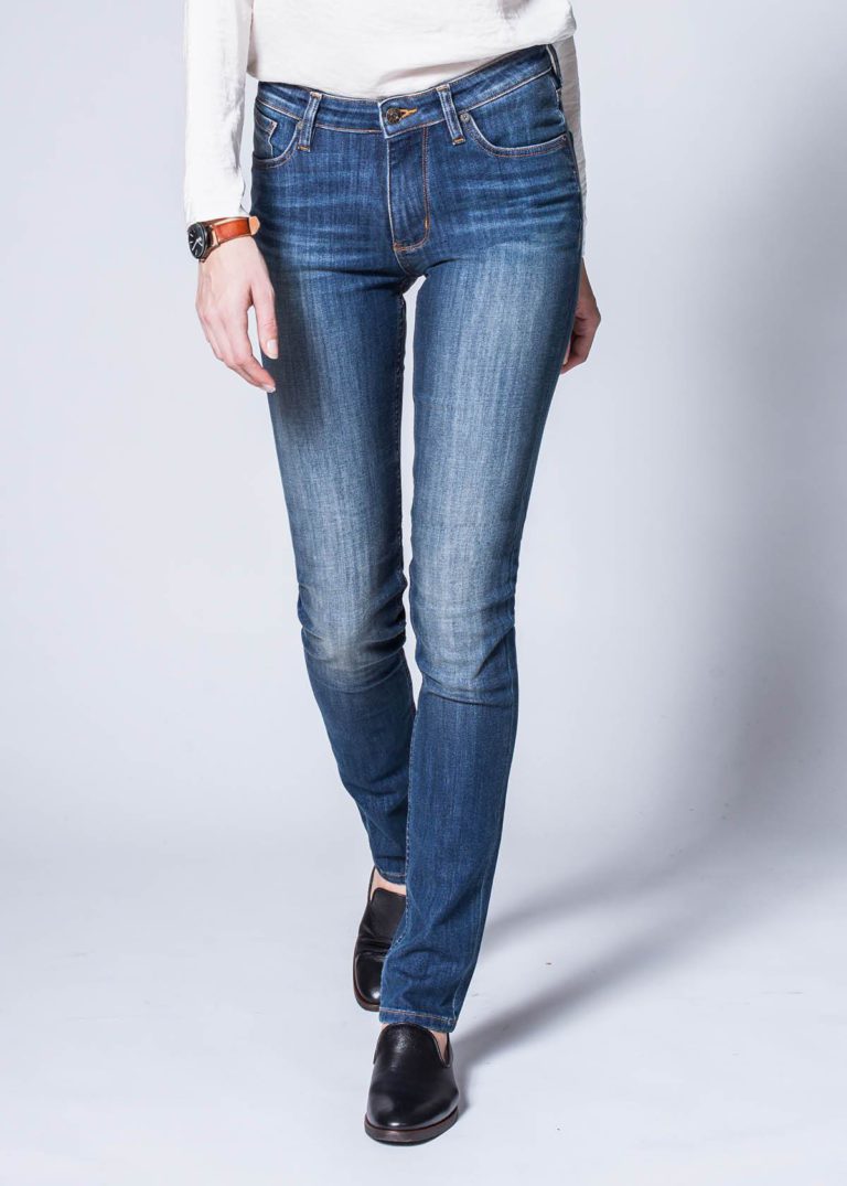 Travel slacks flexible for all seasons