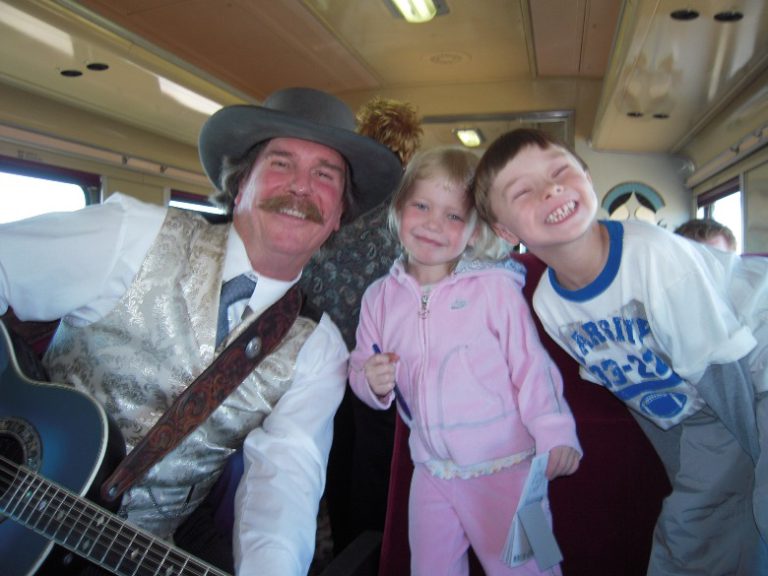 ON THE TRAIN TO THE GRAND CANYON