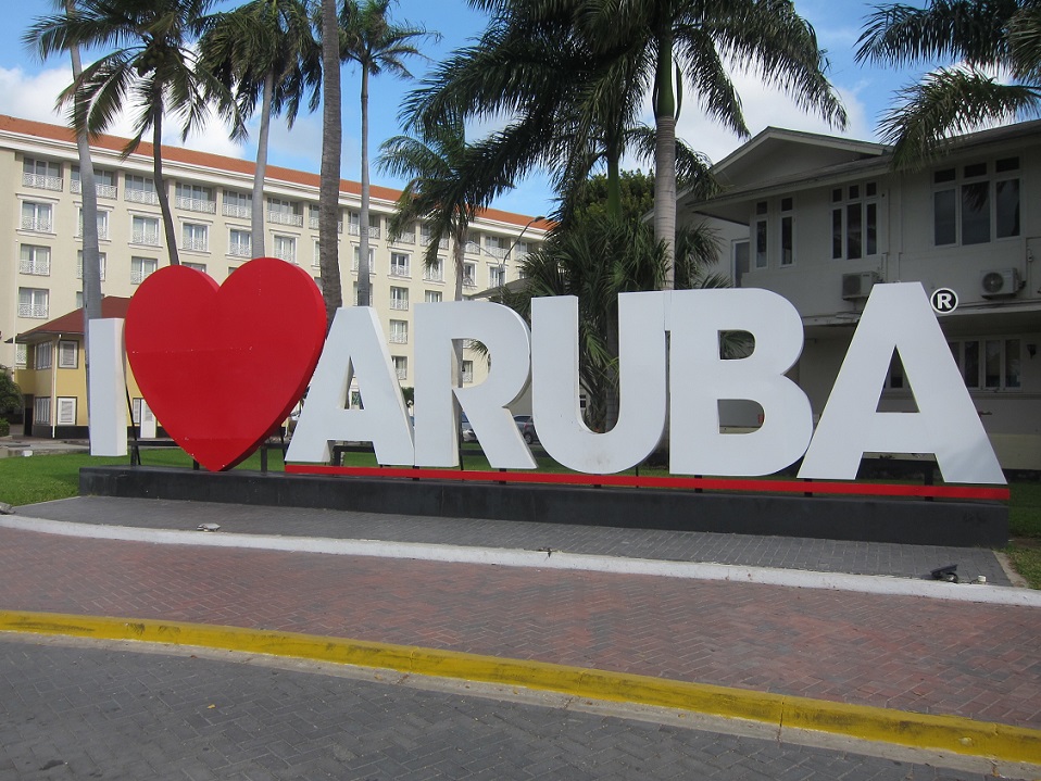 I LOve Aruba sign in the town