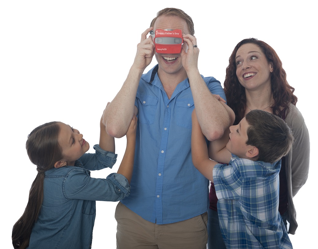 Image3-D’s RetroViewer, a fun way to show off his favorite pictures of the kids