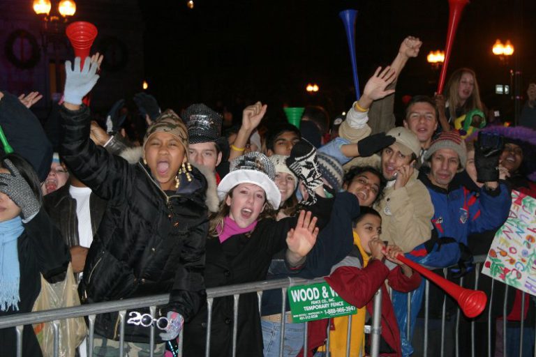 SNARING A LAST-MINUTE HOLIDAY DEAL