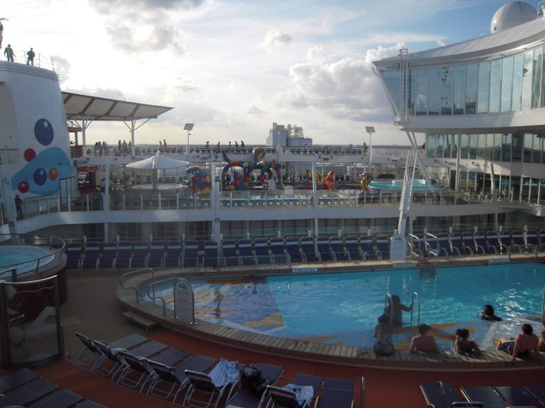 ABOARD OASIS, THE BIGGEST SHIP AT SEA