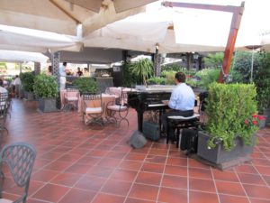 Rooftop bar at Grand Hotel de la Minerve in Rome