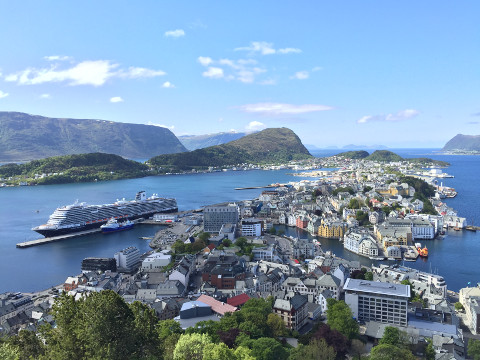 Multigenerational cruising with Holland America Line