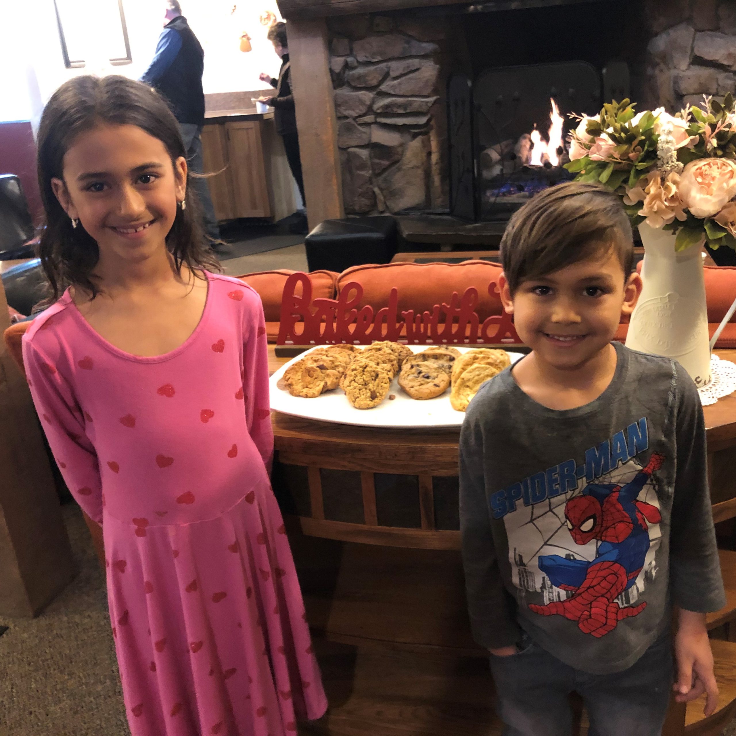Nevaeh and Asher Carballo and cookies in Cristiana Guesthause in Crested Butte
