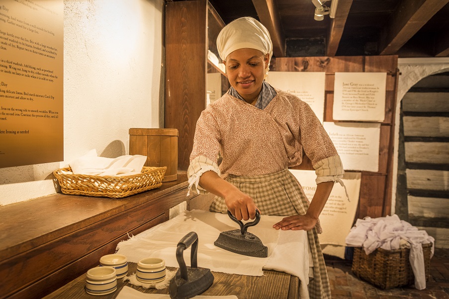 Phillis, the washerwoman, explains what life was like for free African Americans living in Philadelphia in the 18th Century