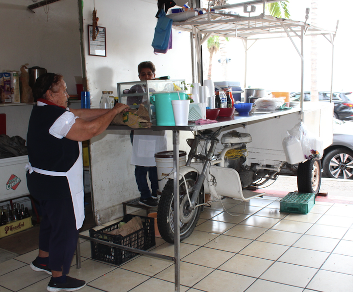 Dona Mary and her Matzalan street food