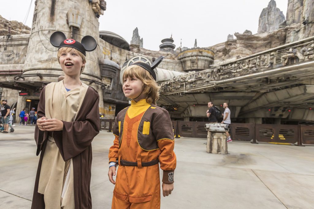 The first guests at Star Wars Galaxy’s Edge’s at Disneyland