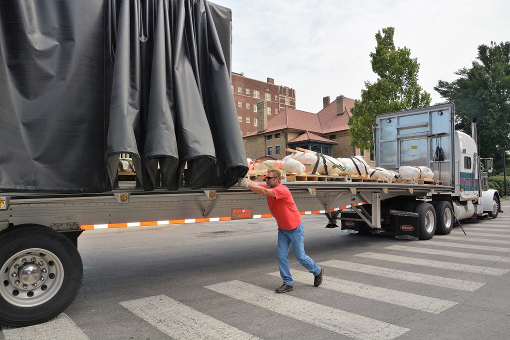 Truckload of dinosaur bones found in the upper quarry arrives at Children’s Museum, Indianapolis