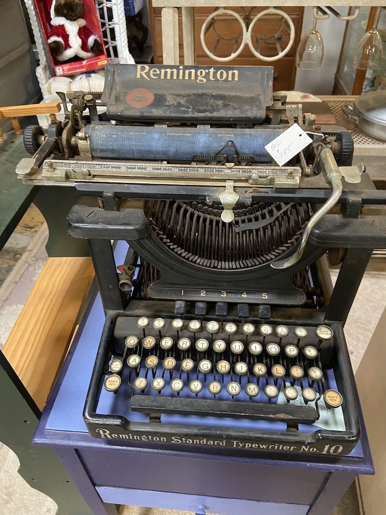 Typewriter at Modern Antiquarium in Healdsburg