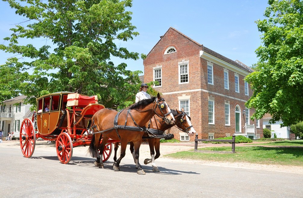 Horse-drawn carriage tours in British Colony, Williamsburg, Virginia, USA.
