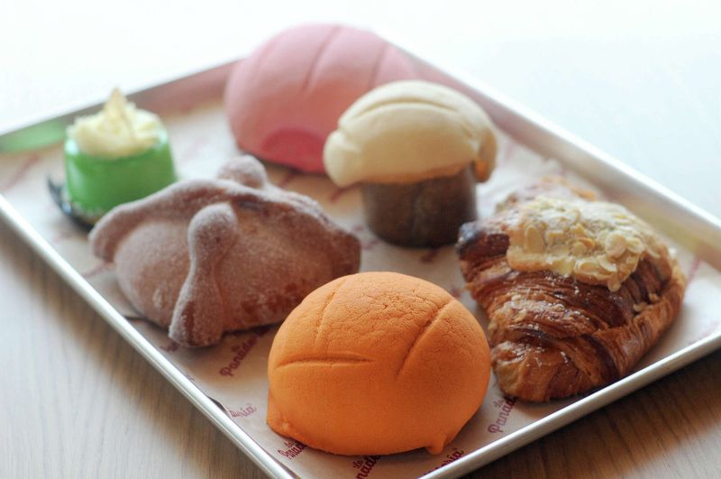 La Panadería Bakery Café