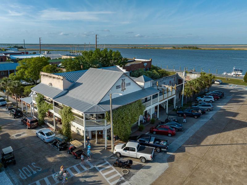 Owl Café + The Tap Room (Apalachicola)