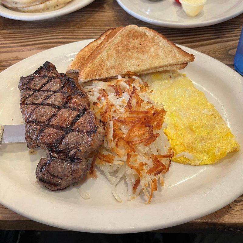 A Plate That Doesn't Need a Sales Pitch