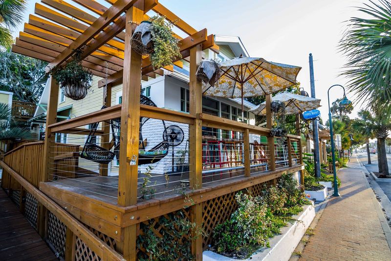 Third Wave Café & Wine Bar (New Smyrna Beach)