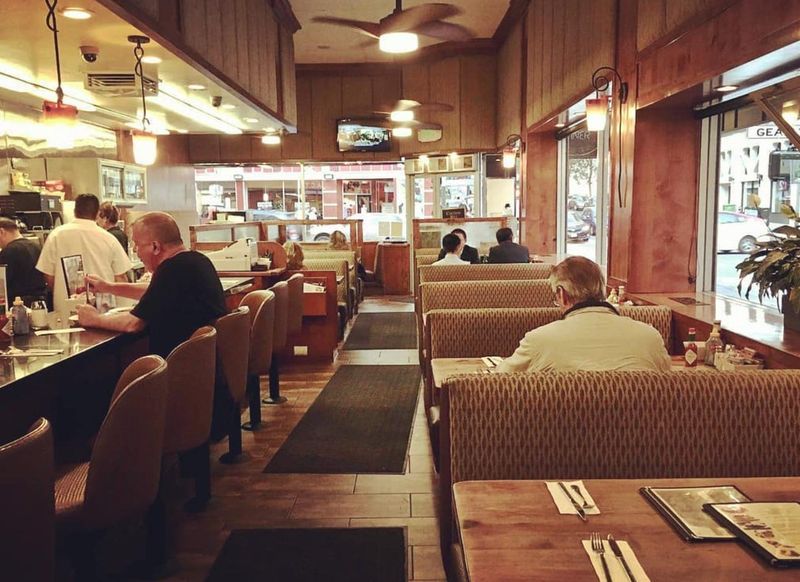 The Quirky Clock: When To Walk In