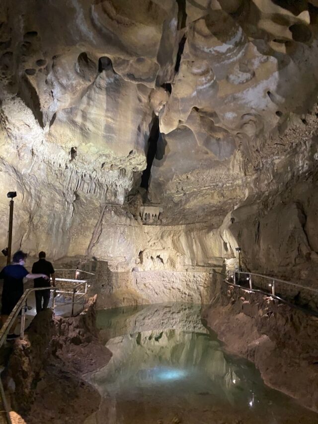 9 Hidden Texas Caves That Feel Like Stepping Into Another World