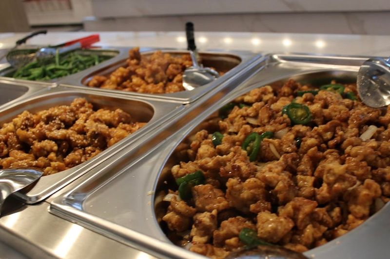 Fresh Food, Hot Plates, and Endless Refills