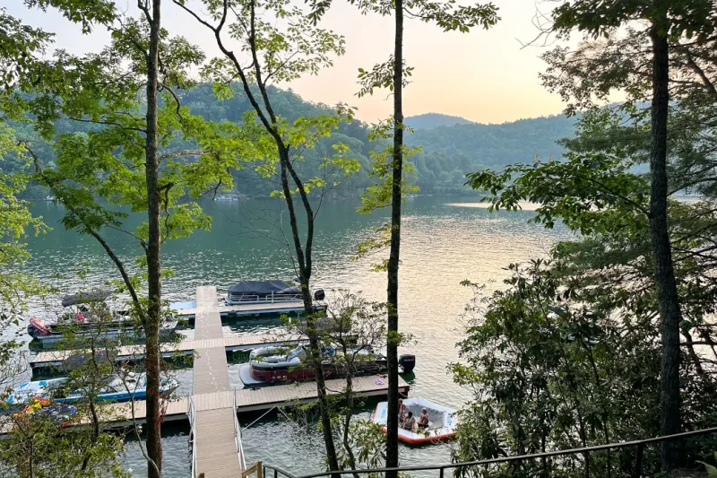 Nearby Cashiers and Highlands