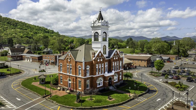 A Downtown Square That Hasn't Lost Its Classic Georgia Charm