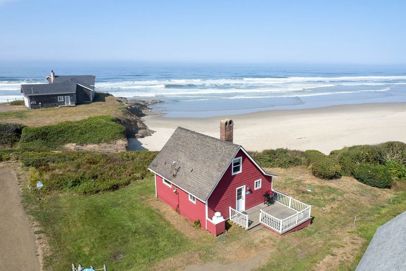 Classic Oregon Coast Lodges And Motels Evoke Retro Road-Trip Culture