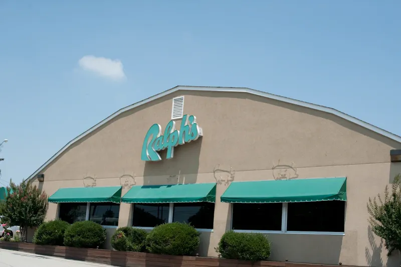 Ralph's Barbecue, Weldon