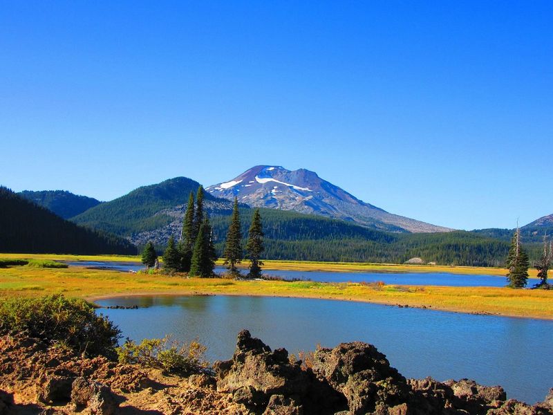 Sparks Lake (Near Bend)