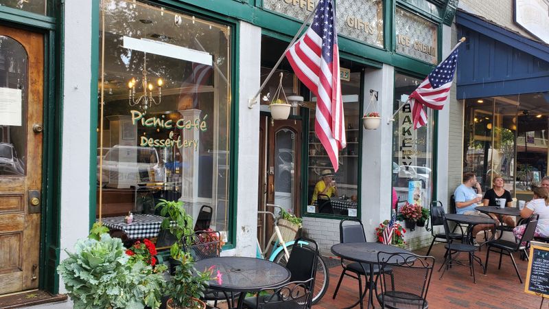 Local Food Spots That Feel Like Hidden Treasures