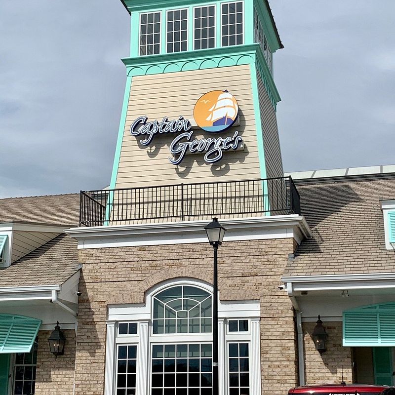 Captain George's Seafood Restaurant (Outer Banks)