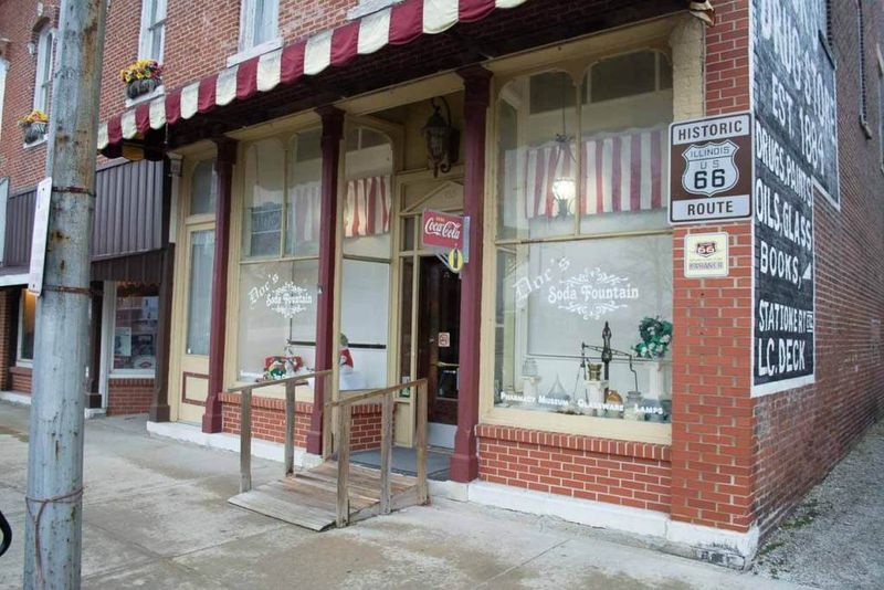 Hen House Restaurant (Chenoa)