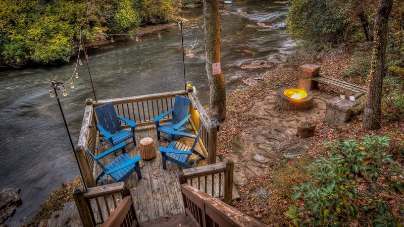 One Of Georgia's Top Spots For Relaxing Riverside Cabins