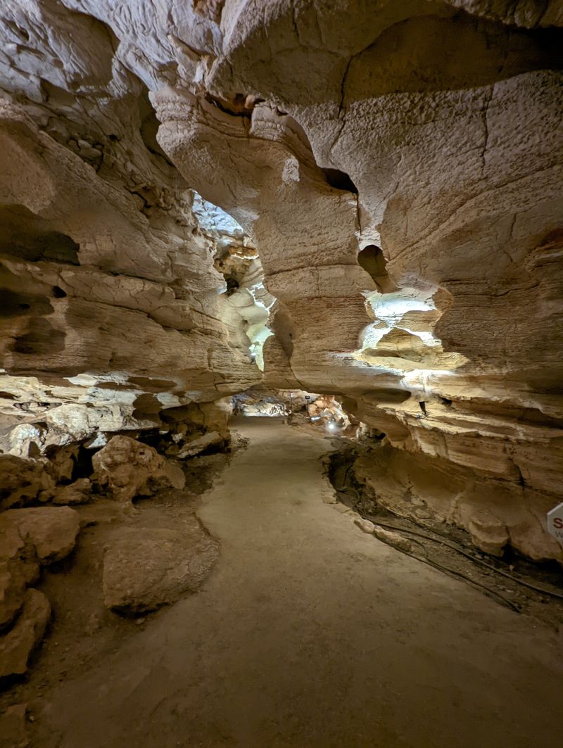 Longhorn Cavern (Burnet)