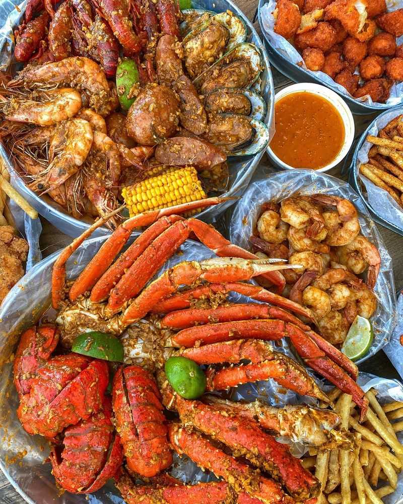 Table-Side All-You-Can-Eat: How It Works At Crab House