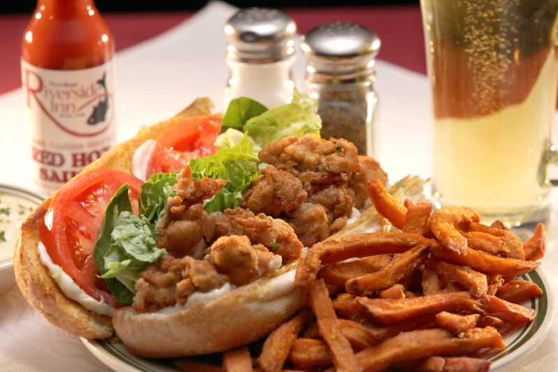 Poor Boy's Riverside Inn