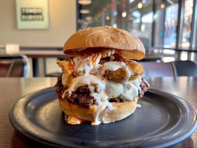 The Legendary Zombie-Themed Atmosphere That Keeps Fans Loyal