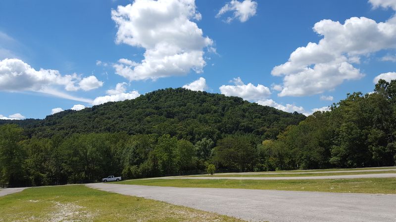 Quiet Trails And Scenic Views At The Pinnacles Trailhead