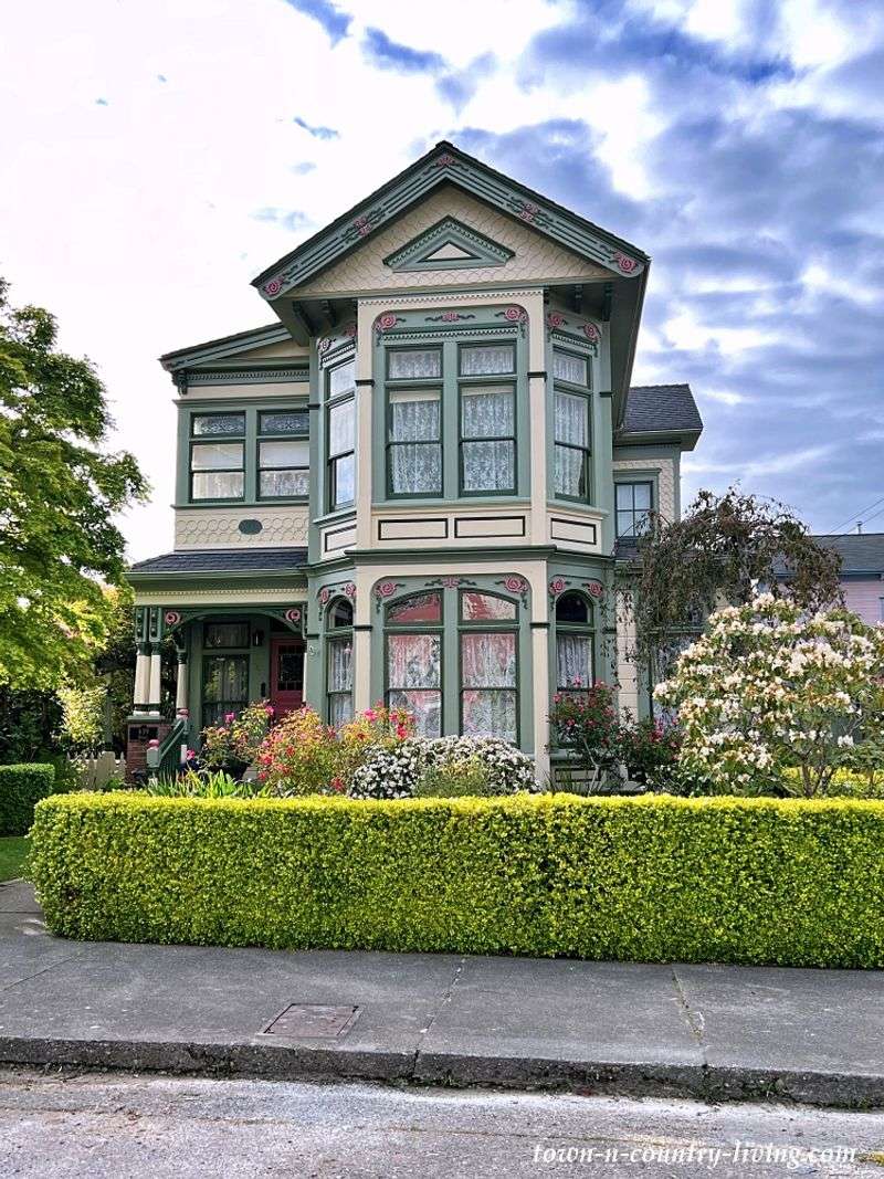 Historic Architecture: Ferndale's Stunning Victorian Homes
