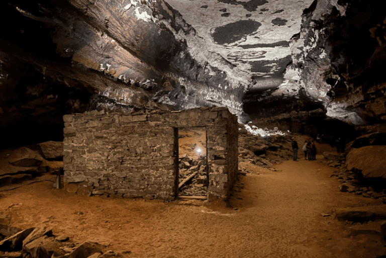 These Otherworldly Kentucky Caves Look Too Magical To Be Real