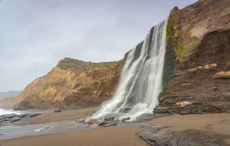A Perfect 40-Foot Plunge Straight Into The Pacific