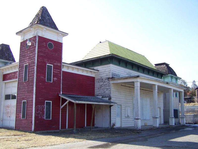 Gaslight Village (Lake George, Warren County)