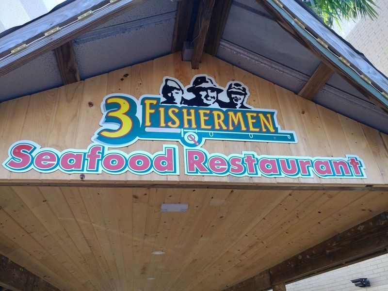 Three Fishermen Seafood Restaurant (North Fort Myers)