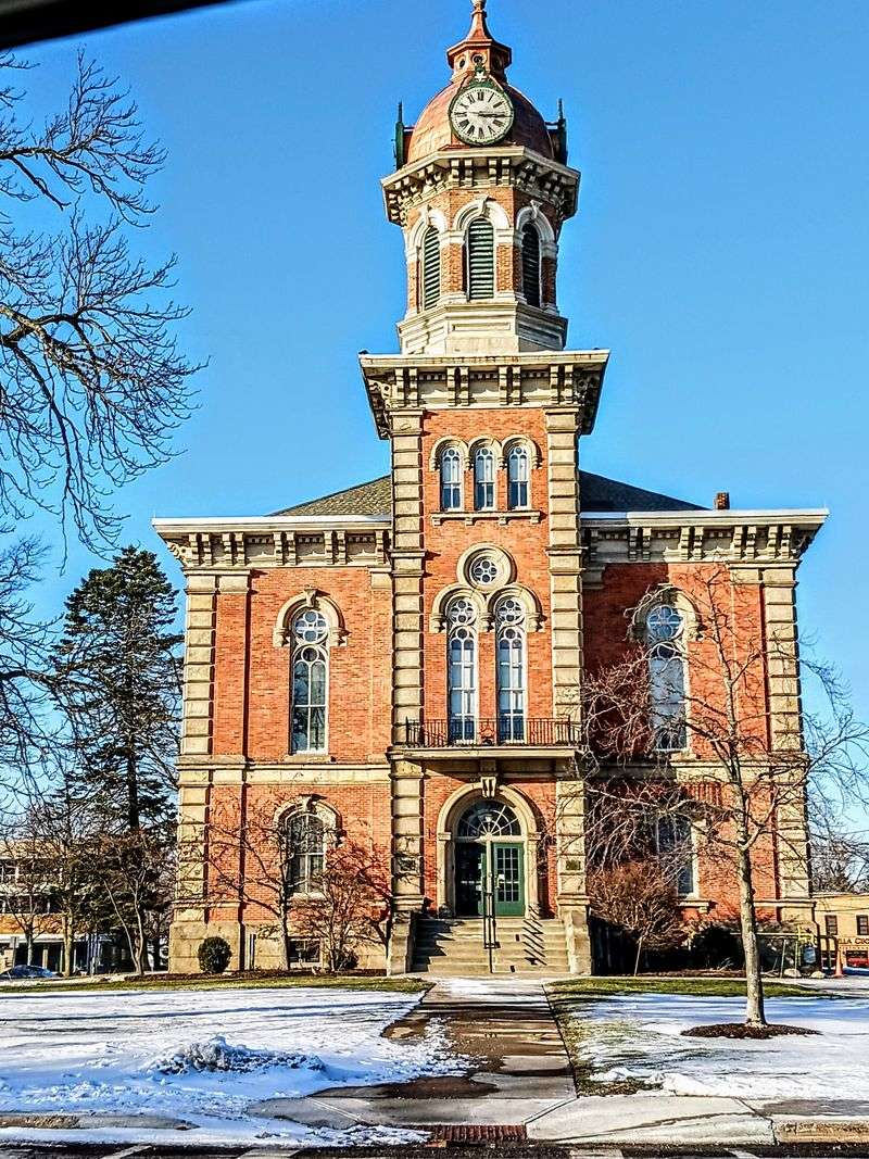 Chardon Courthouse Square (Chardon)
