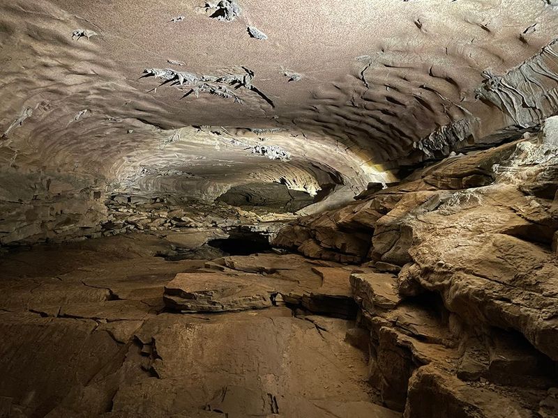 Cascade Cave (Carter County)