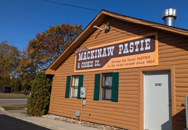 Mackinaw Pastie & Cookie Co. (Mackinaw City)